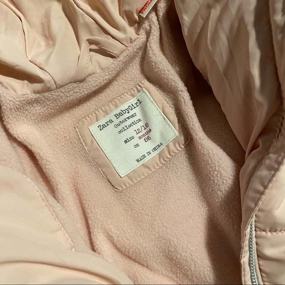 ZARA Dusty pink puffer jacket with removable fur hood. - Picture 3 of 4